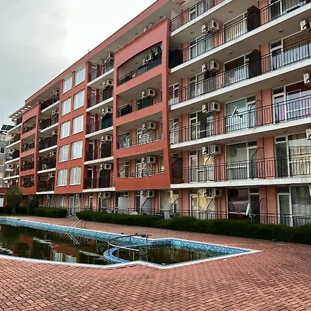 Apartment Quiet In The Town Center With Pool *